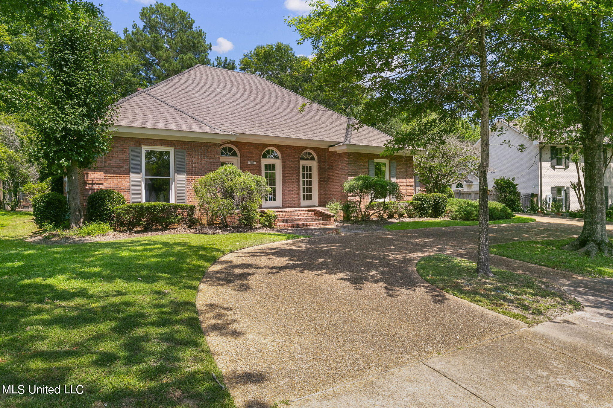 203 Hillside Street Ridgeland, MS 39157 - Photo 1 of 25 4-web-or-mls-203 Hillside-4