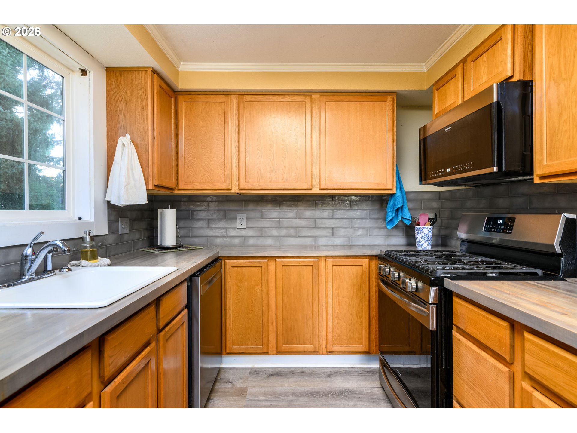 4747 Southeast Chase Road Gresham, OR 97080 - Photo 15 of 38