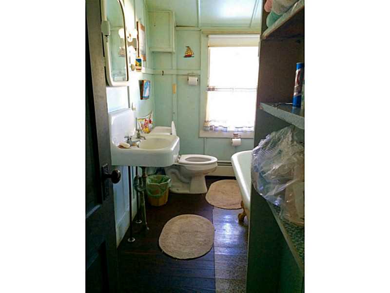 1256 Anthony Road Portsmouth, RI 02871 - Photo 12 of 20 Bathroom.