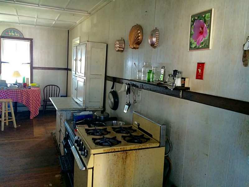 1256 Anthony Road Portsmouth, RI 02871 - Photo 4 of 20 Kitchen.