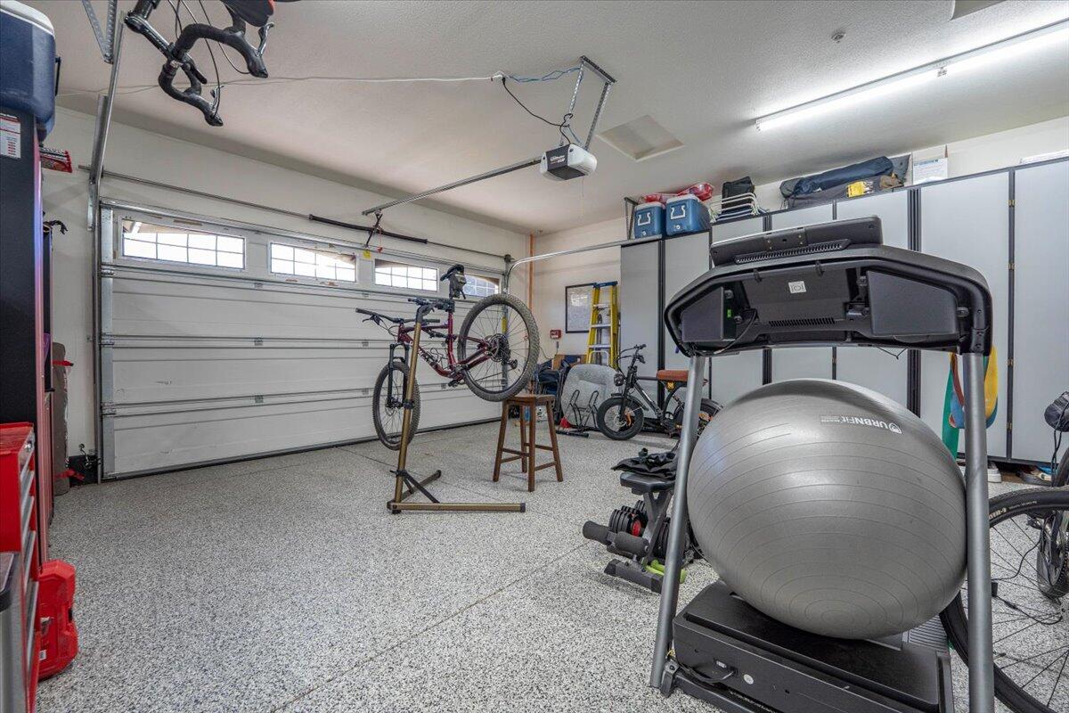 5697 Constitution Way Redding, CA 96003 - Photo 32 of 87 Oversized dream garage