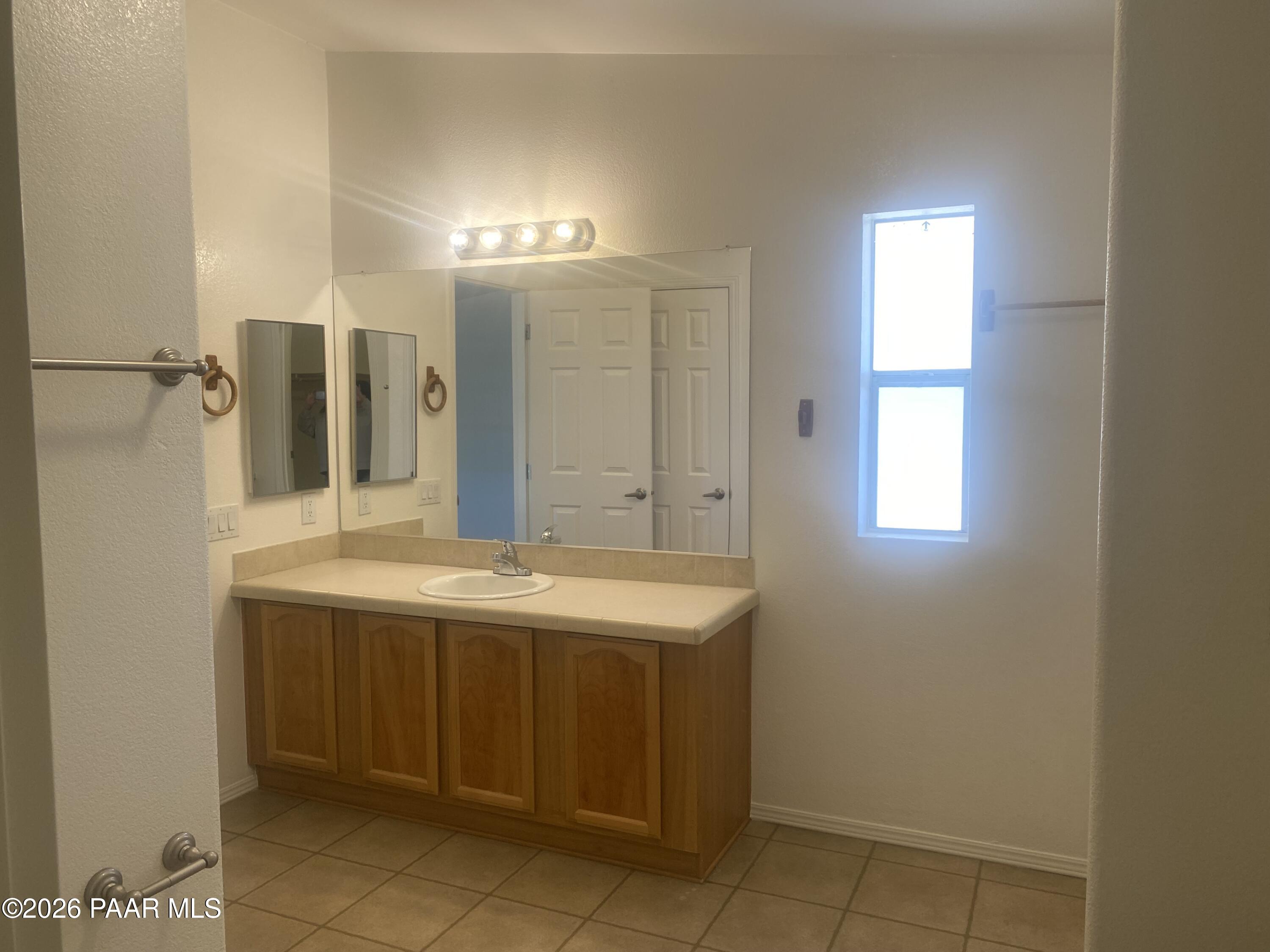 6880 Windmill Road Skull Valley, AZ 86338 - Photo 12 of 19 Master Bath