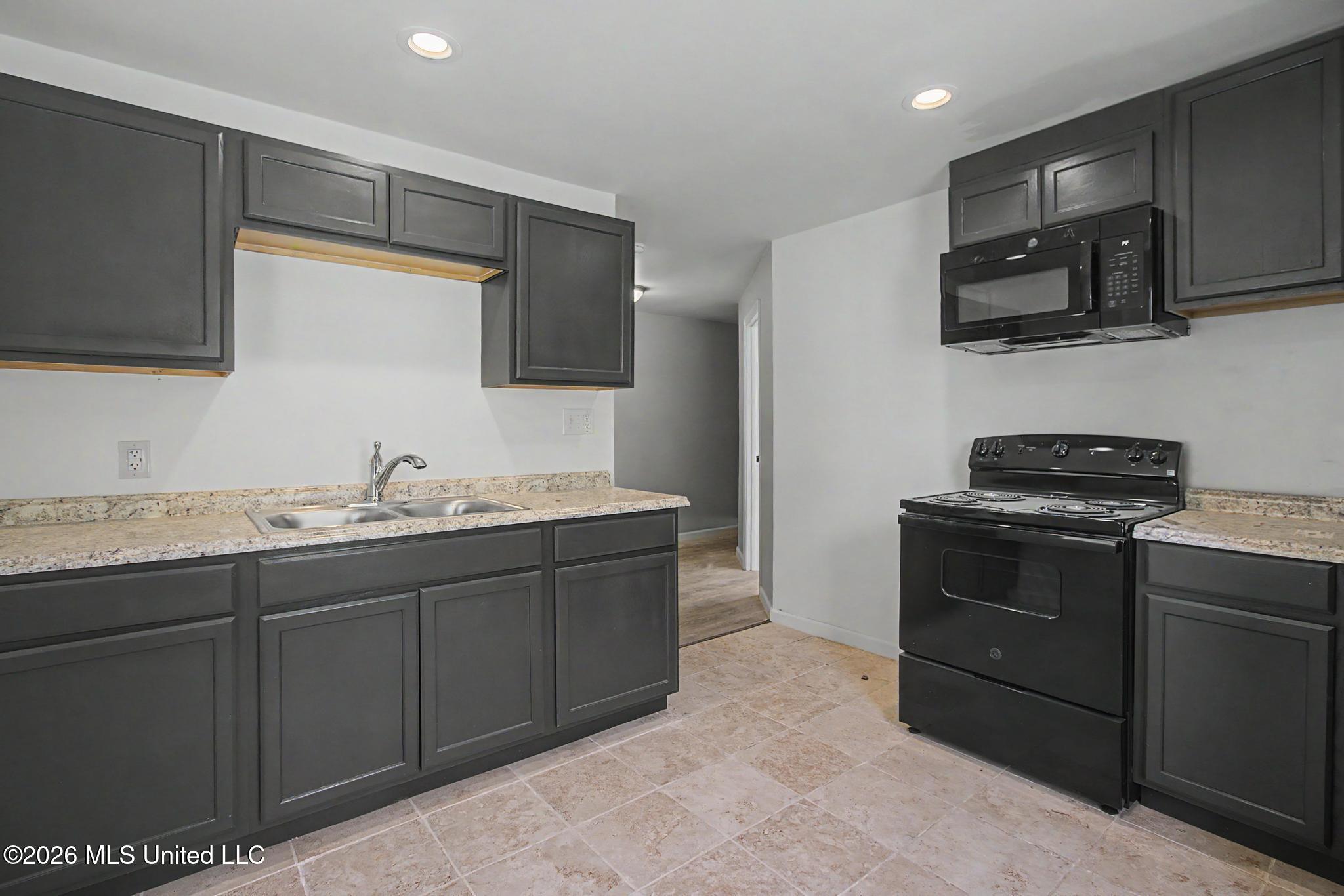 9424 Daisy Vestry Road, Unit C Biloxi, MS 39532 - Photo 2 of 8 Unit C- Studio (7)
