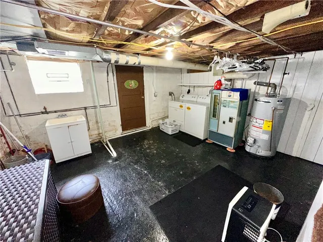 a view of utility room