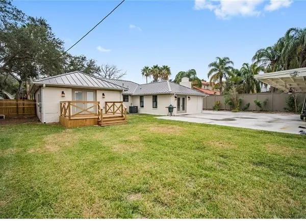 $2,995 | 210 Wilshire Place, Corpus Christi, TX 78411