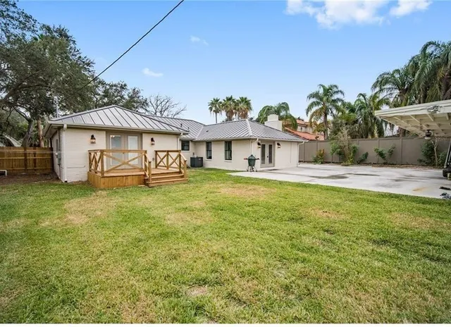 $2,995 | 210 Wilshire Place, Corpus Christi, TX 78411