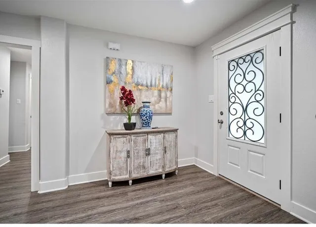 $2,995 | 210 Wilshire Place, Corpus Christi, TX 78411