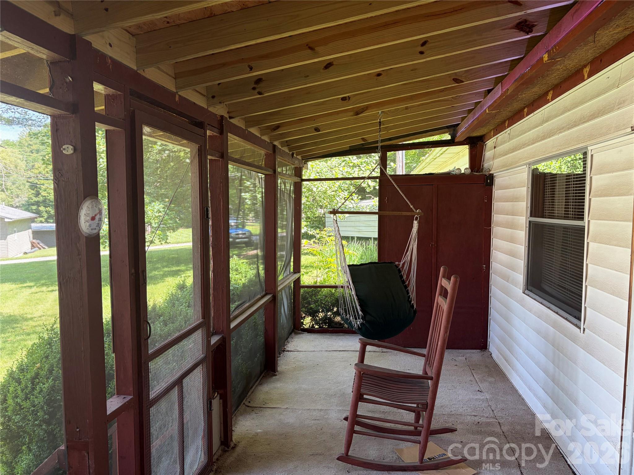 42 Country Meadows Road Burnsville, NC 28714 - Photo 3 of 43