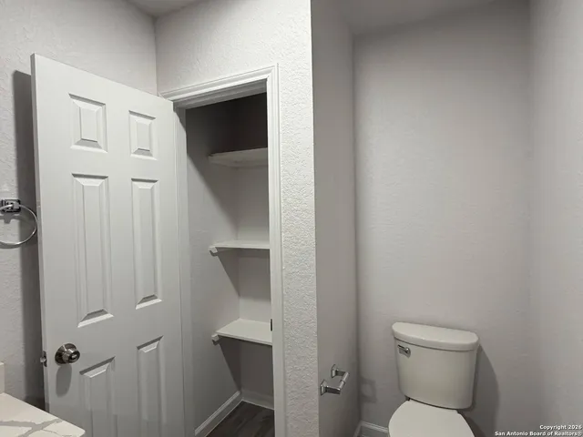 $289,000 | 335 Cr 1643 Clearview Drive, Moore, TX 78057