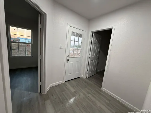 $289,000 | 335 Cr 1643 Clearview Drive, Moore, TX 78057