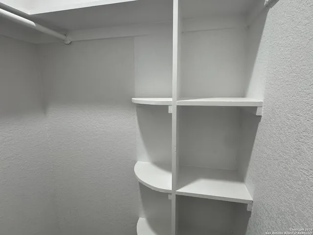 $289,000 | 335 Cr 1643 Clearview Drive, Moore, TX 78057