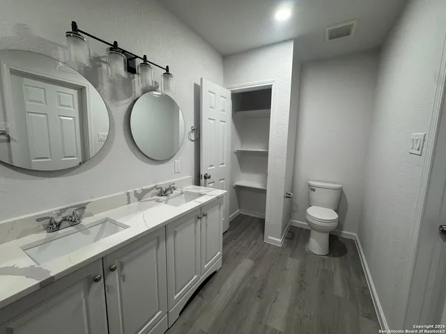 $289,000 | 335 Cr 1643 Clearview Drive, Moore, TX 78057