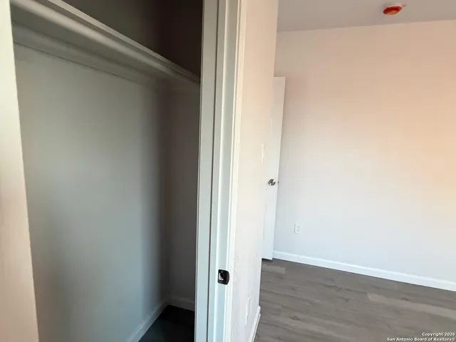 $289,000 | 335 Cr 1643 Clearview Drive, Moore, TX 78057