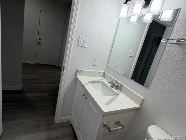 $289,000 | 335 Cr 1643 Clearview Drive, Moore, TX 78057