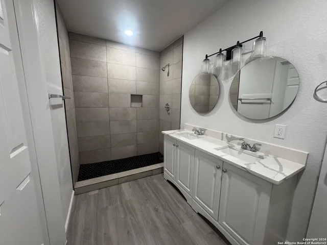 $289,000 | 335 Cr 1643 Clearview Drive, Moore, TX 78057