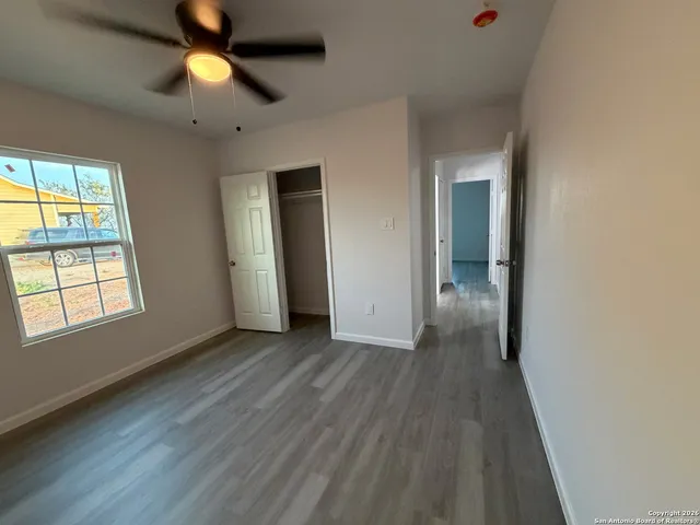 $289,000 | 335 Cr 1643 Clearview Drive, Moore, TX 78057