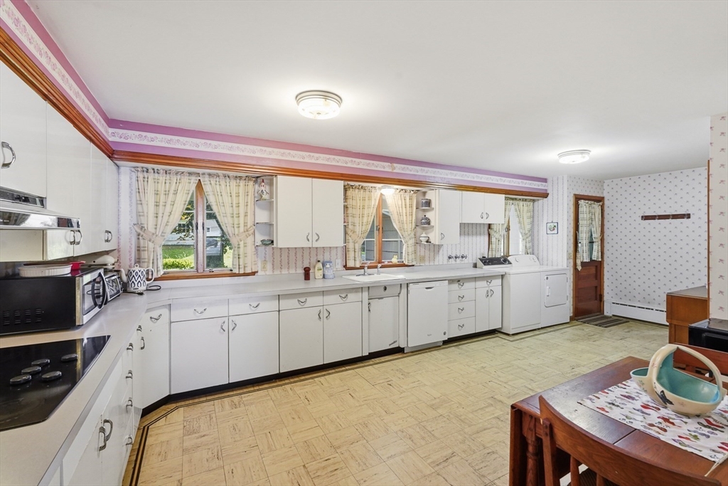 5-7 Slater Street Webster, MA 01570 - Photo 6 of 42