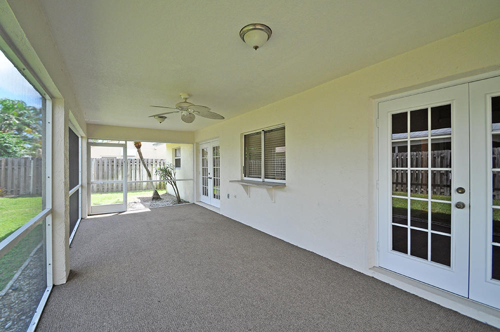 6229 Ungerer Street Jupiter, FL 33458 - Photo 18 of 28 Screened Lanai
