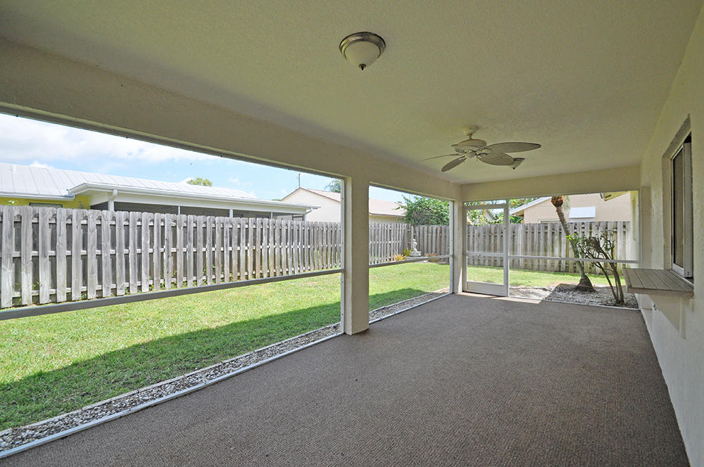 6229 Ungerer Street Jupiter, FL 33458 - Photo 19 of 28 Screened Lanai