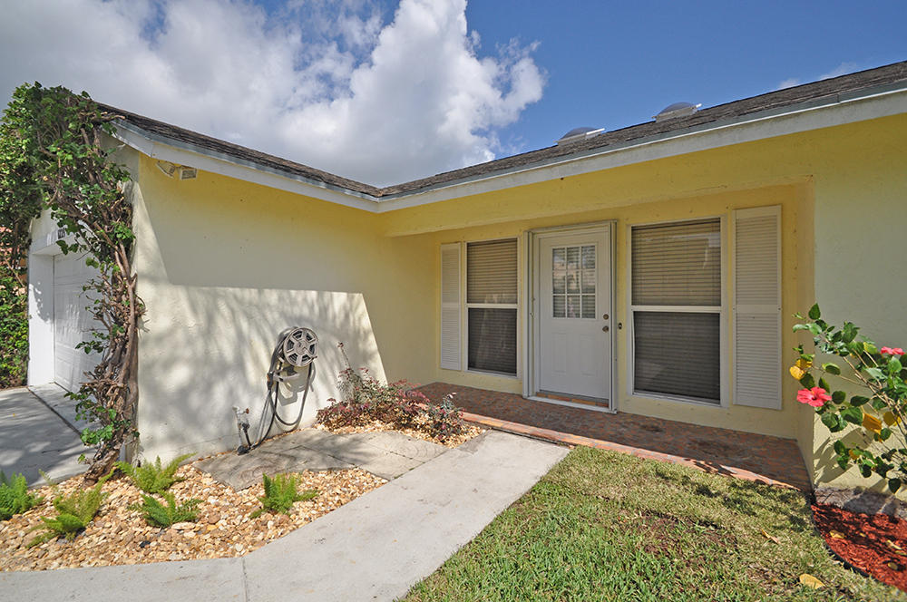 6229 Ungerer Street Jupiter, FL 33458 - Photo 2 of 28 Front Walkway