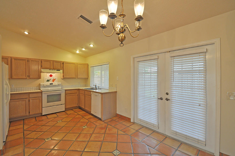 6229 Ungerer Street Jupiter, FL 33458 - Photo 6 of 28 Dining Area and Kitchen