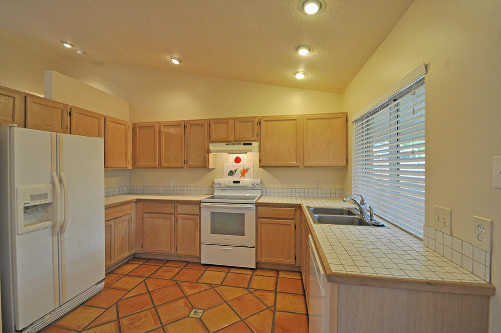 6229 Ungerer Street Jupiter, FL 33458 - Photo 7 of 28 Kitchen