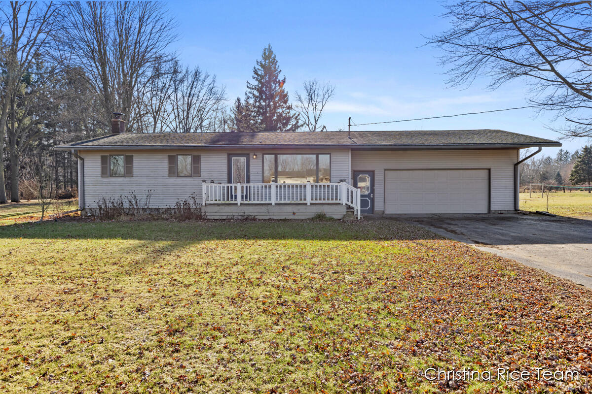 8596 East Colby Road Crystal, MI 48818 - Photo 1 of 20 IMG_1000
