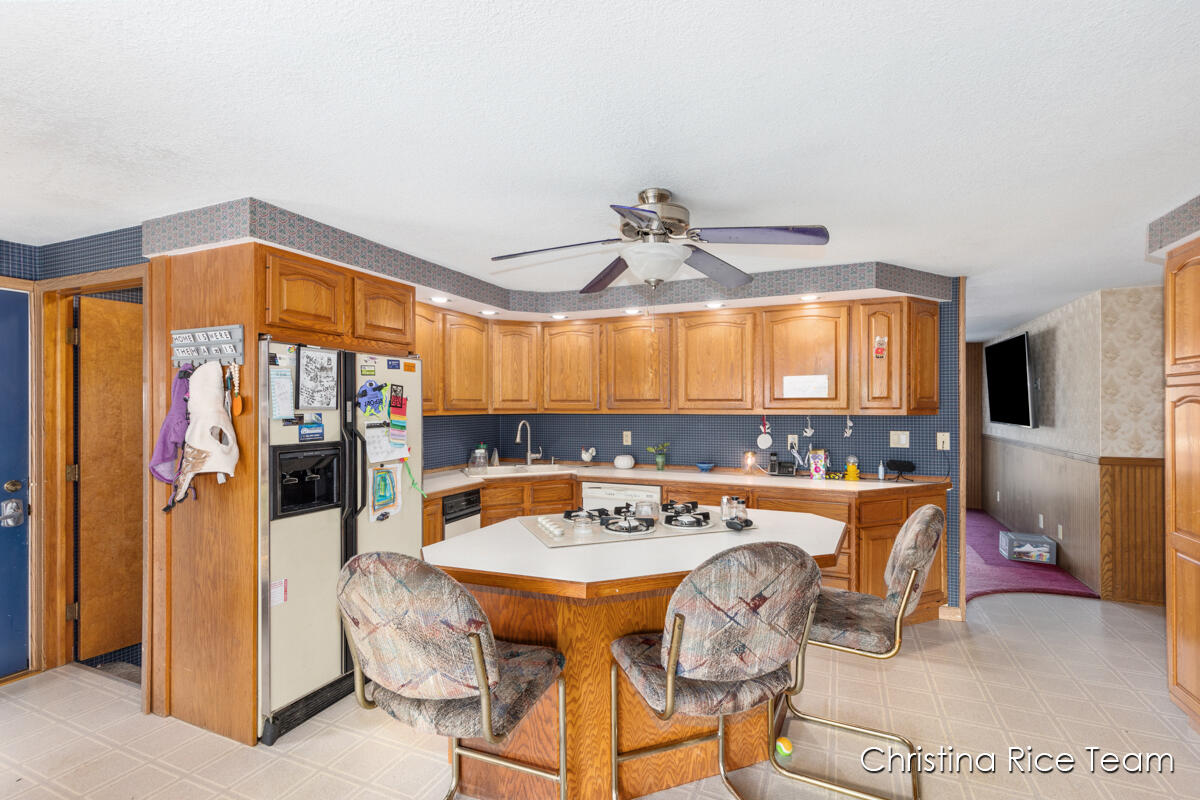 8596 East Colby Road Crystal, MI 48818 - Photo 8 of 20 IMG_1007