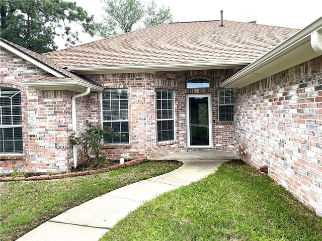 $2,350 | 3114 Pleasant Forest Drive, College Station, TX 77845