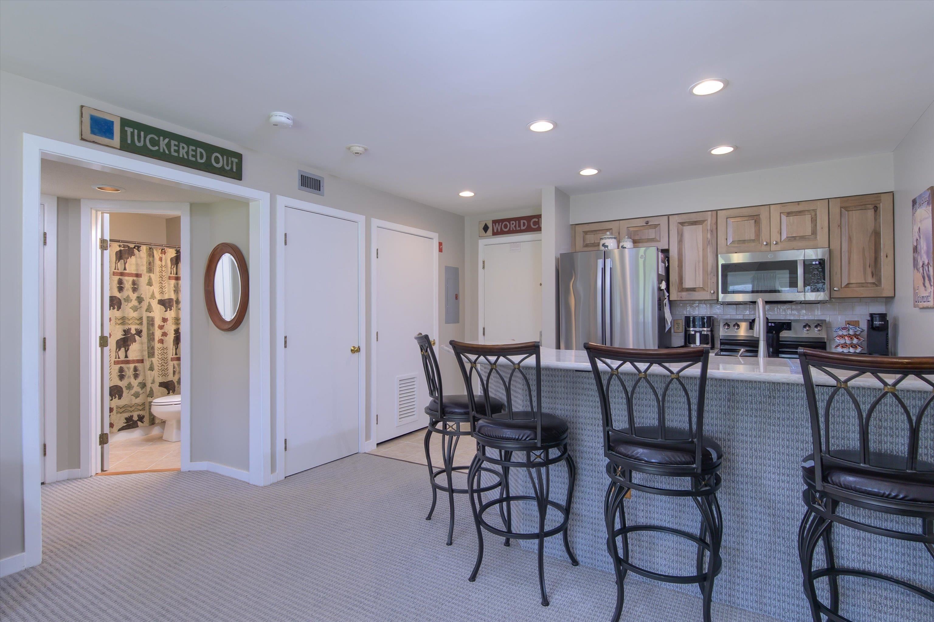 350 Mountain Road, Unit B103 Ludlow, VT 05149 - Photo 7 of 26