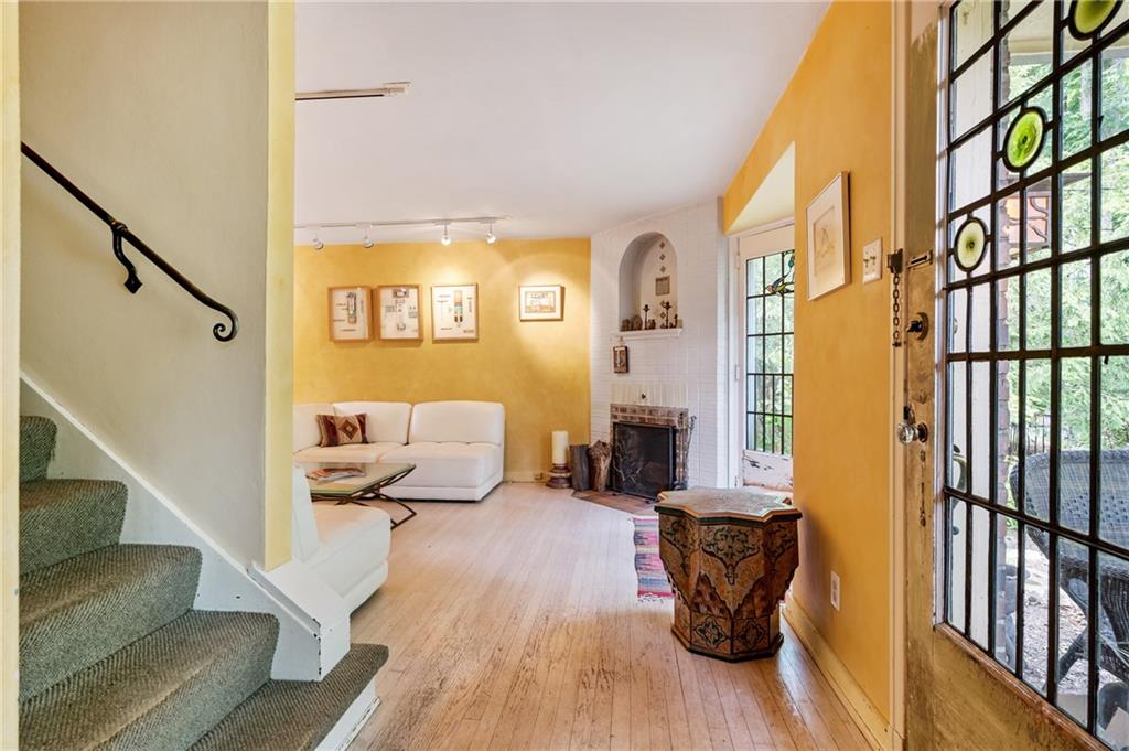 7520 Graymore Road Pittsburgh, PA 15221 - Photo 7 of 32 Gallery Image 7