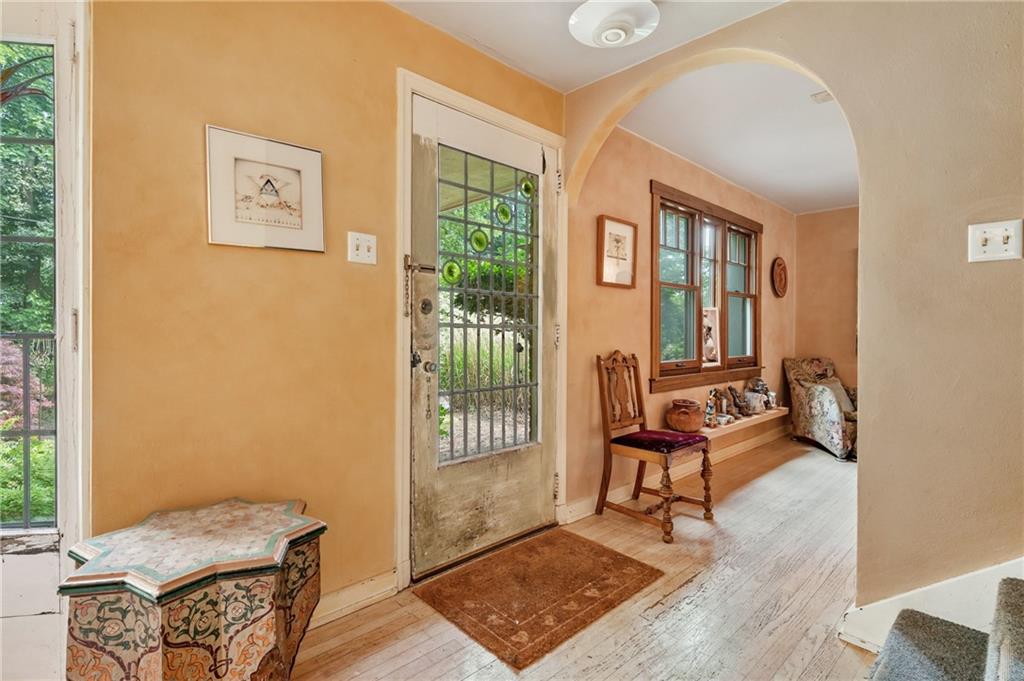 7520 Graymore Road Pittsburgh, PA 15221 - Photo 8 of 32 Gallery Image 8