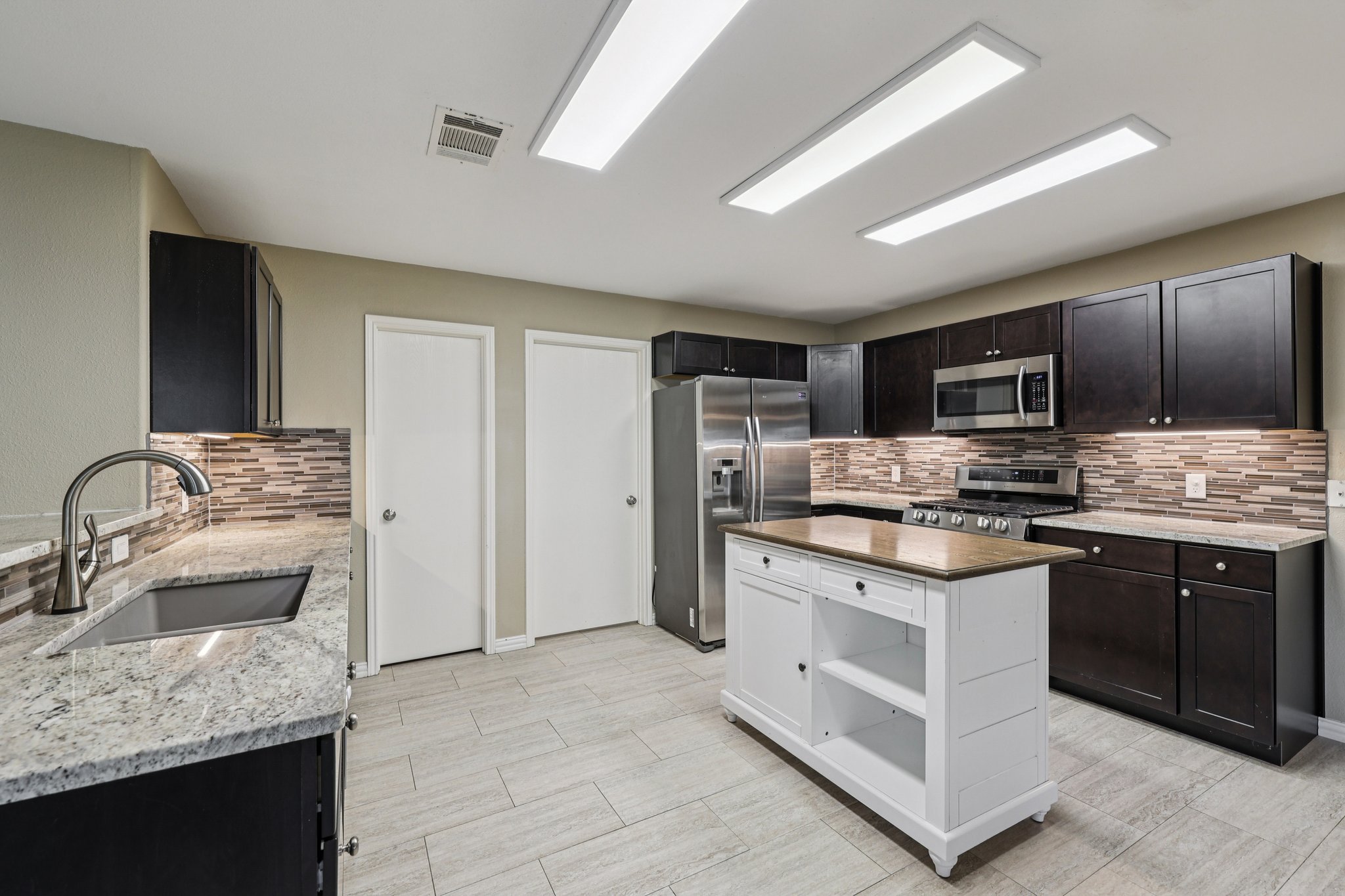 309 Pheasant Ridge Drive Round Rock, TX 78665 - Photo 10 of 39 Gourmet Kitchen