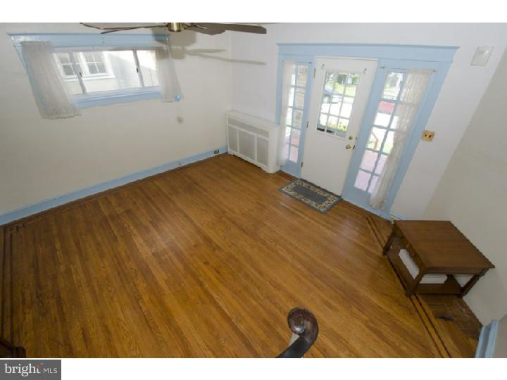 28 Waverly Road Havertown, PA 19083 - Photo 5 of 24 Living Room