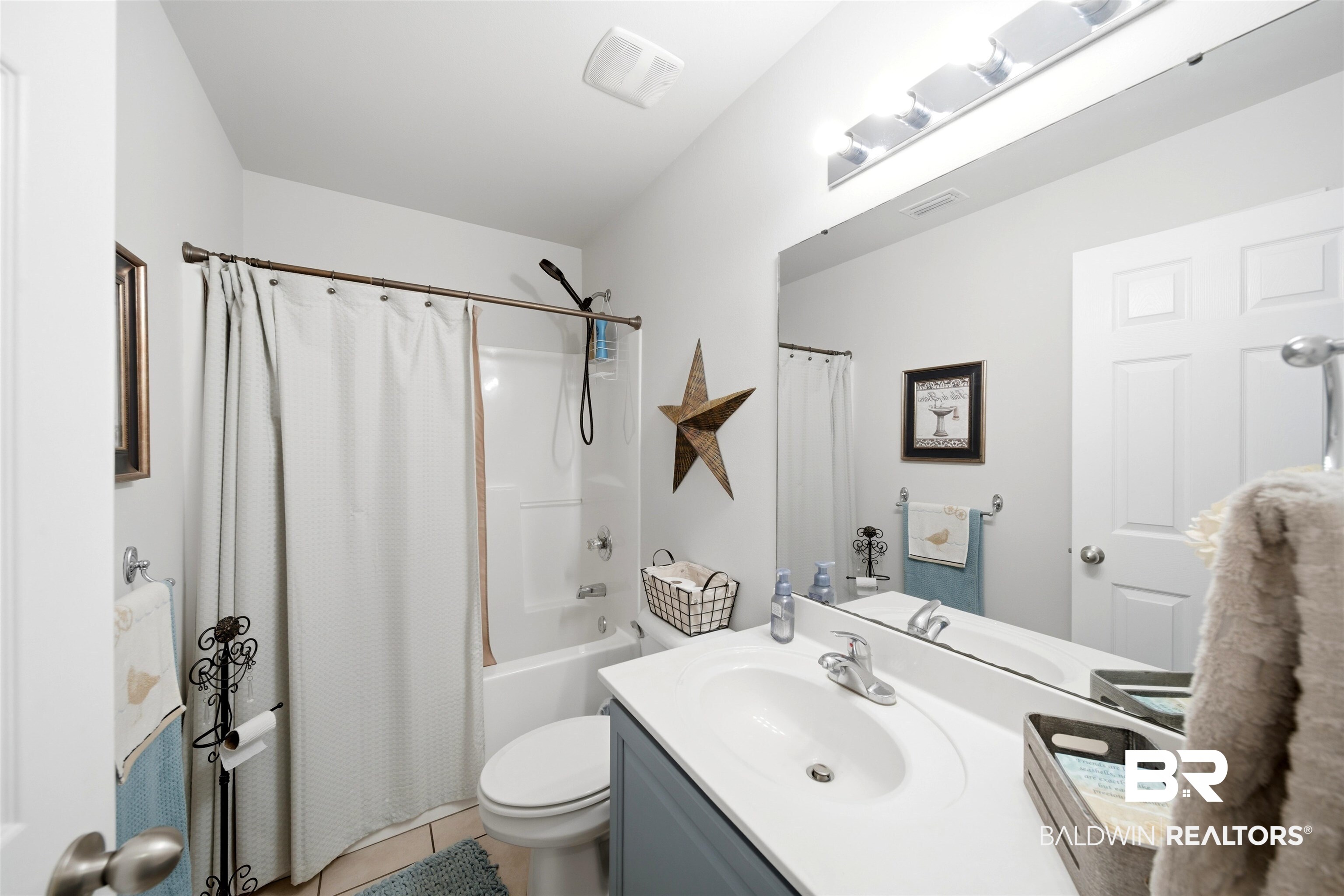 1901 Colorado Court Foley, AL 36535 - Photo 15 of 23 Bathroom