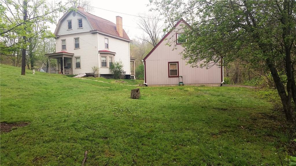 343 Roosevelt Road Pittsburgh, PA 15237 - Photo 7 of 25 Large yard for your outdoor actives...
