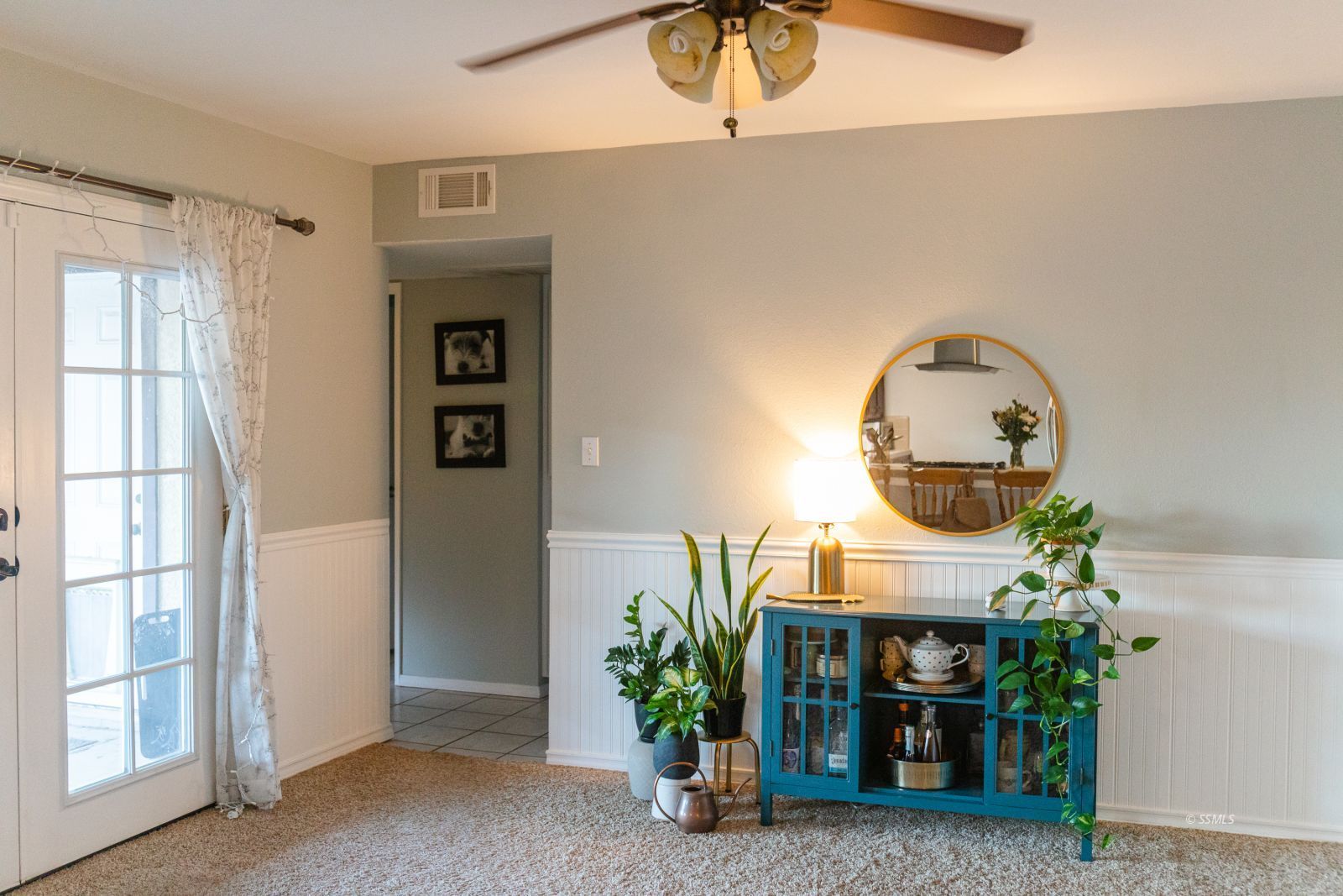 532 Las Posas Street Ridgecrest, CA 93555 - Photo 14 of 30 a living room with furniture