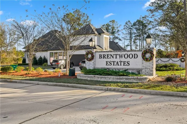 $590,000 | 20628 La Mesa Court, Mandeville, LA 70471