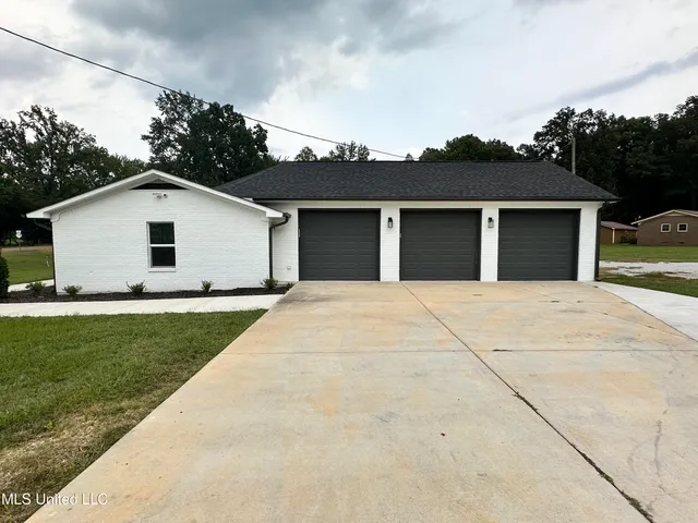 $287,000 | 15 Sunset Acres Road, Holly Springs, MS 38635