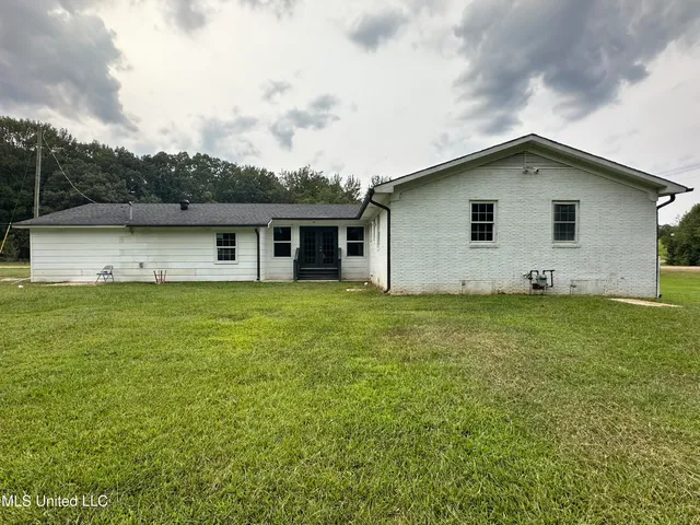 $287,000 | 15 Sunset Acres Road, Holly Springs, MS 38635