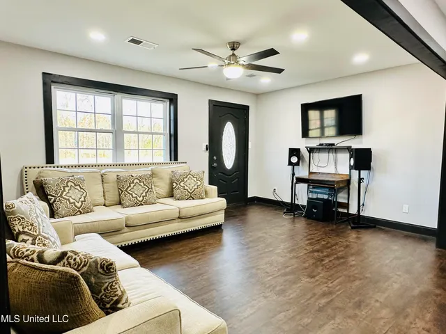 $287,000 | 15 Sunset Acres Road, Holly Springs, MS 38635