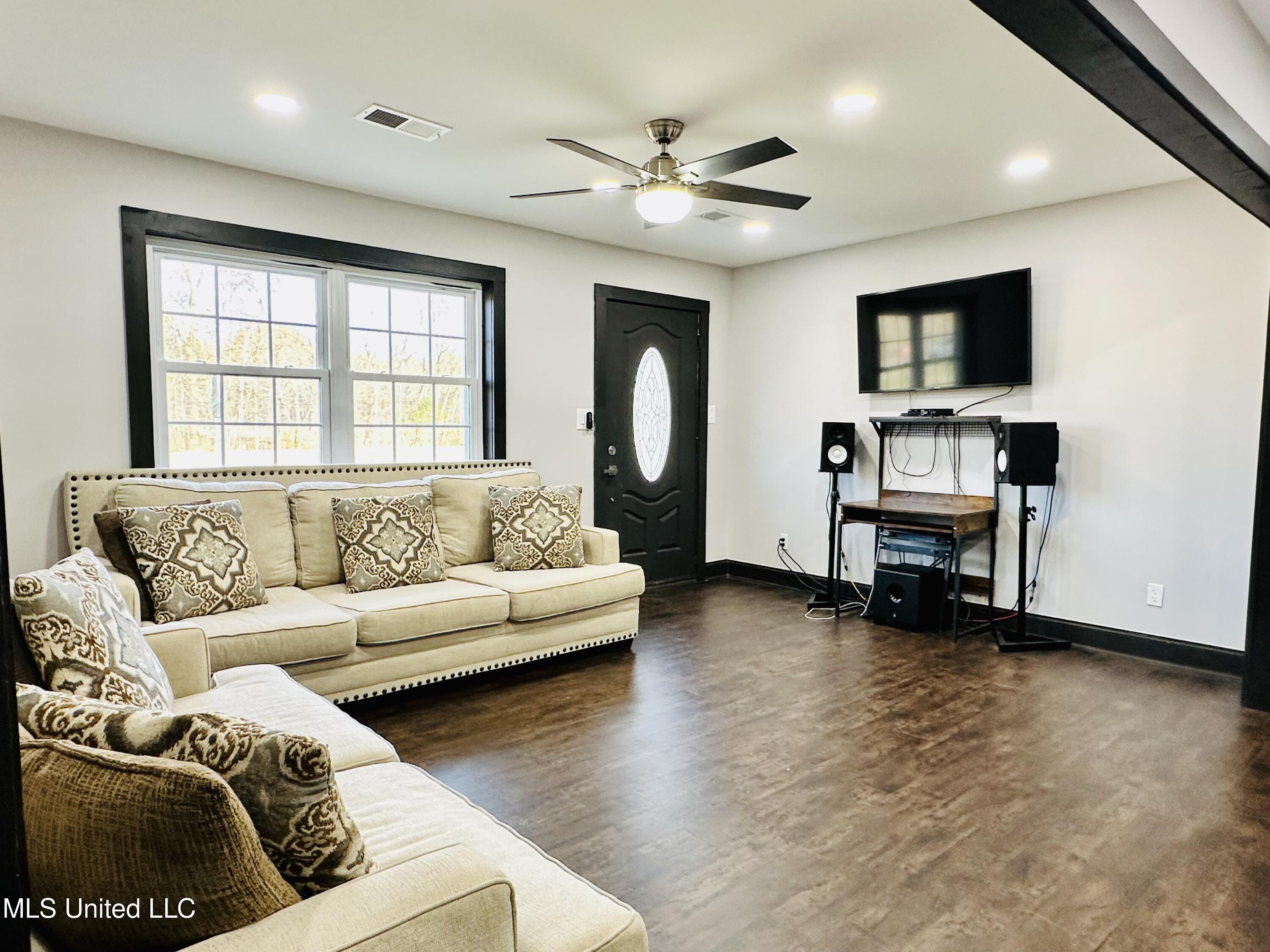 15 Sunset Acres Road Holly Springs, MS 38635 - Photo 8 of 12 IMG_1157