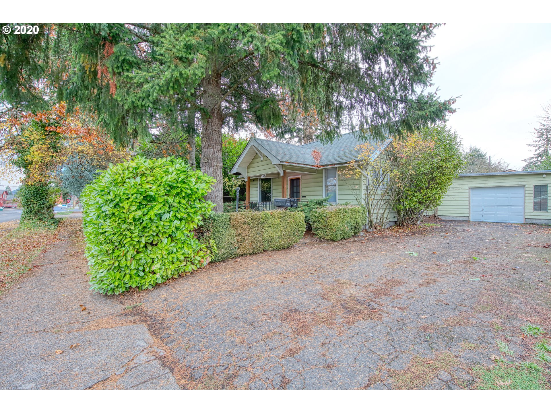 1147 7th Street Springfield, OR 97477 - Photo 2 of 32
