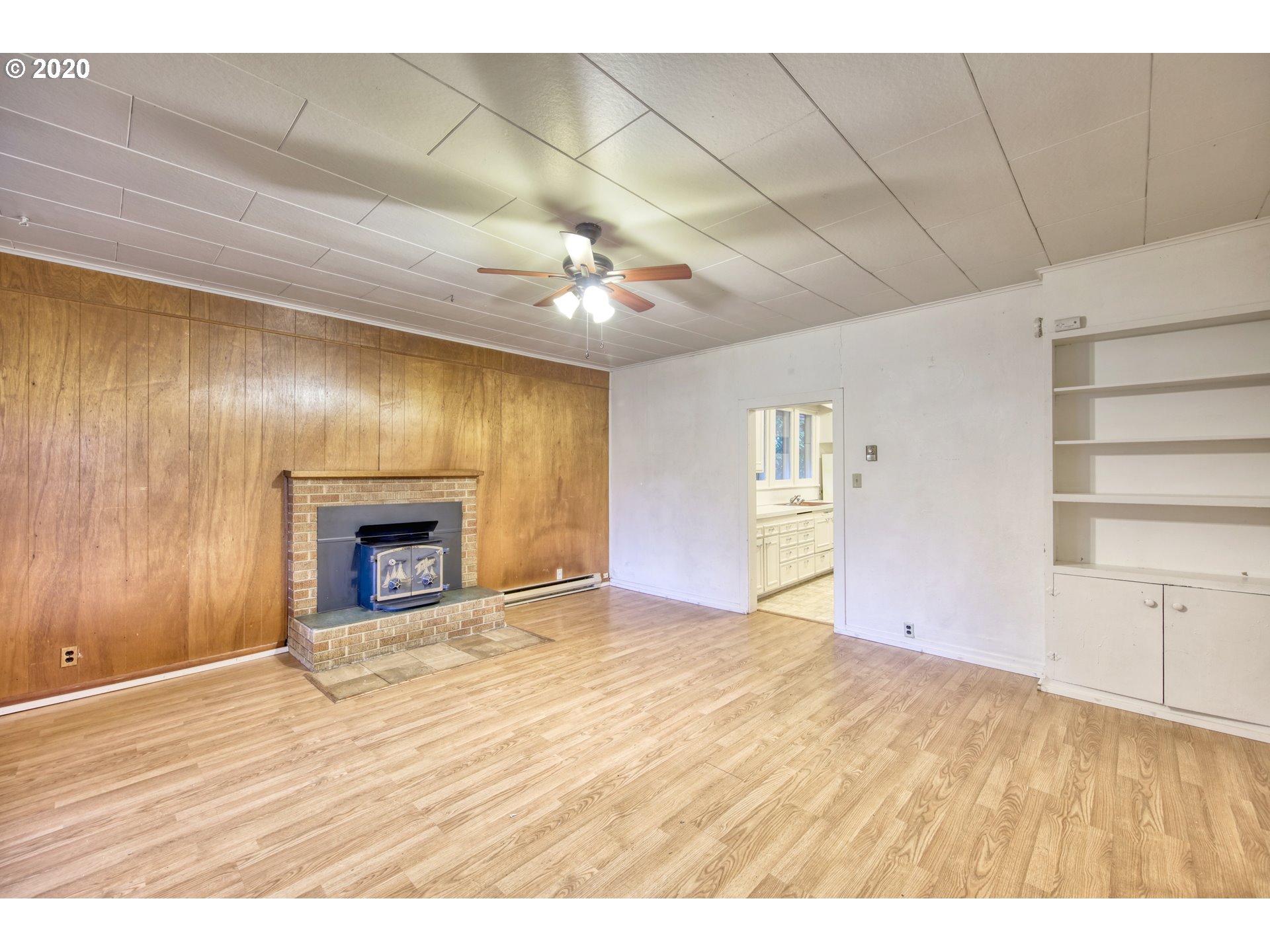 1147 7th Street Springfield, OR 97477 - Photo 4 of 32
