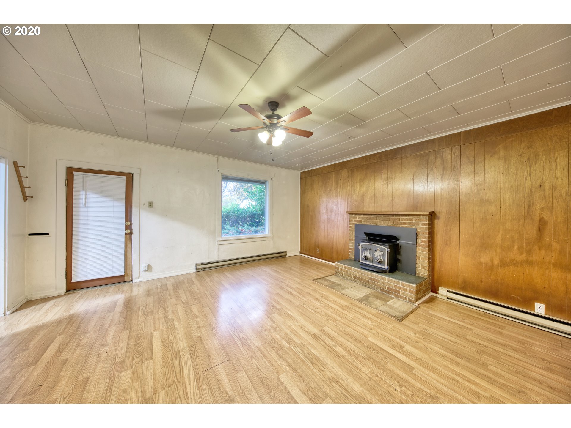 1147 7th Street Springfield, OR 97477 - Photo 6 of 32