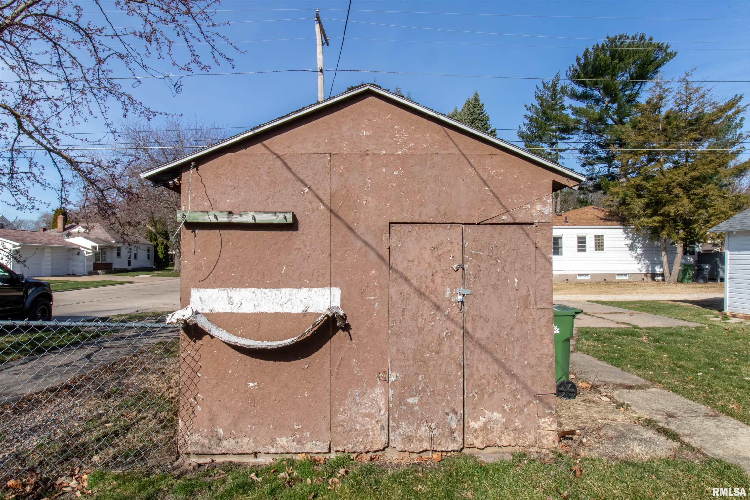 900 North 3rd Street Clinton, IA 52732 - Photo 4 of 18 Gallery Image 4