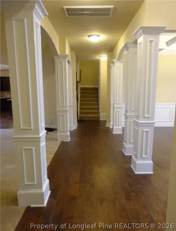a view of entryway with livingroom