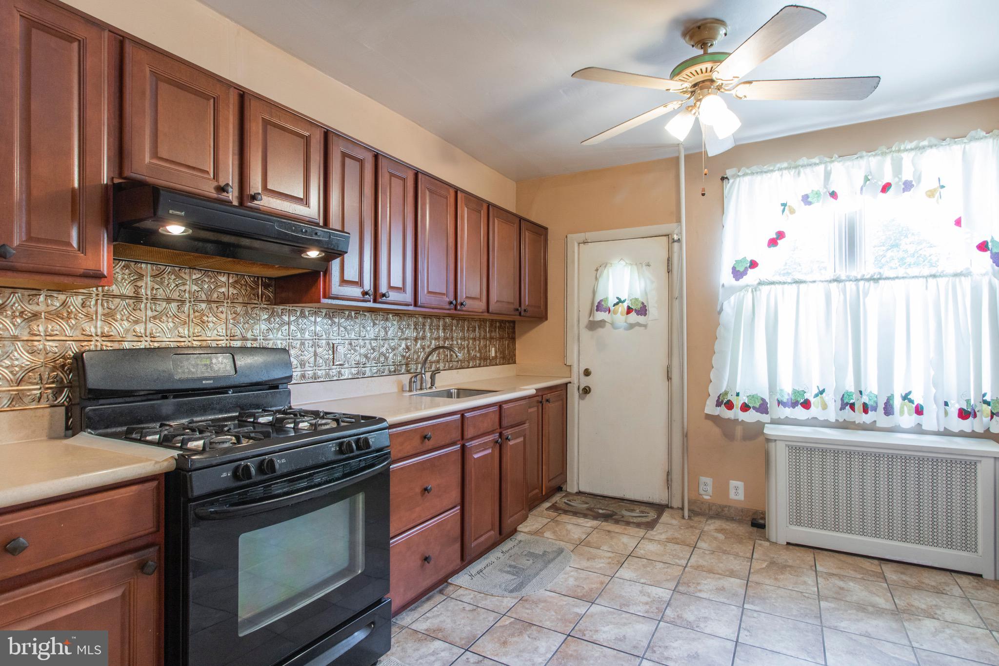 7241 Sommers Road Philadelphia, PA 19138 - Photo 8 of 21 Gallery Image 8