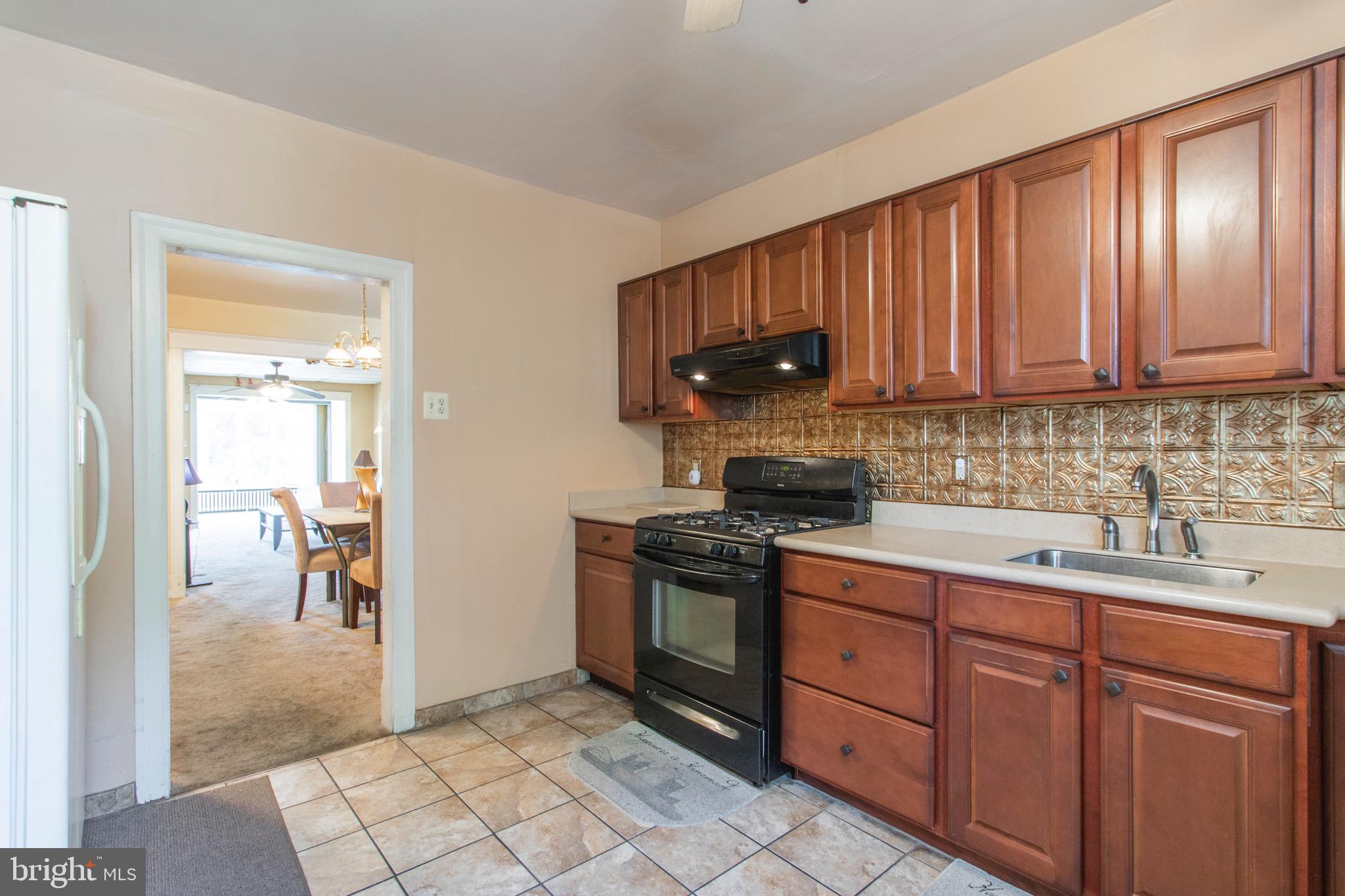 7241 Sommers Road Philadelphia, PA 19138 - Photo 9 of 21 Gallery Image 9