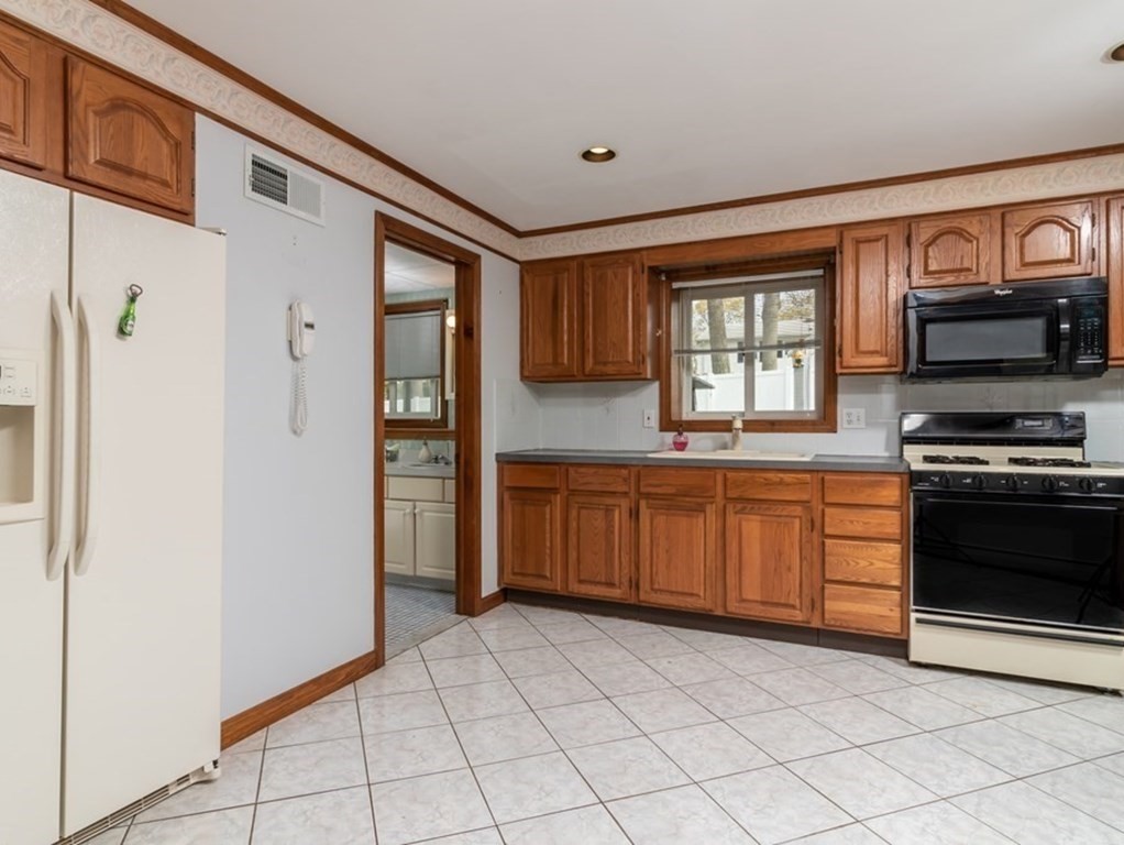 520 Norman Street Fall River, MA 02721 - Photo 33 of 40 Gallery Image 33
